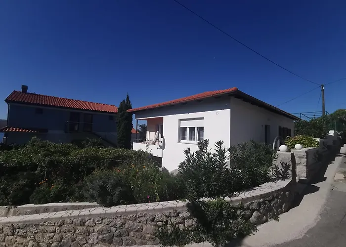 Marija 100m From The Pebble 茨里克韦尼察