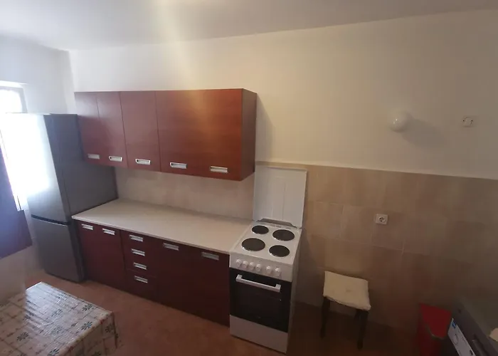 Marija 100m From The Pebble