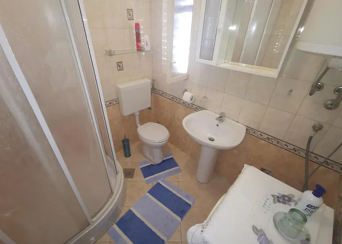 Apartman Marija 100m From The Pebble *