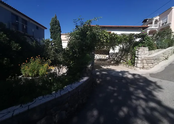 Apartman Marija 100m From The Pebble *